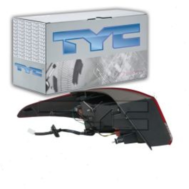 TYC Right Outer Tail Light Assembly for 2014-2016 Hyundai Elantra