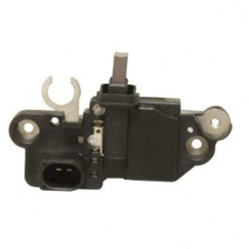 Hitachi Voltage Regulator for 2009-2010 Audi TTS Quattro 2.0L L4